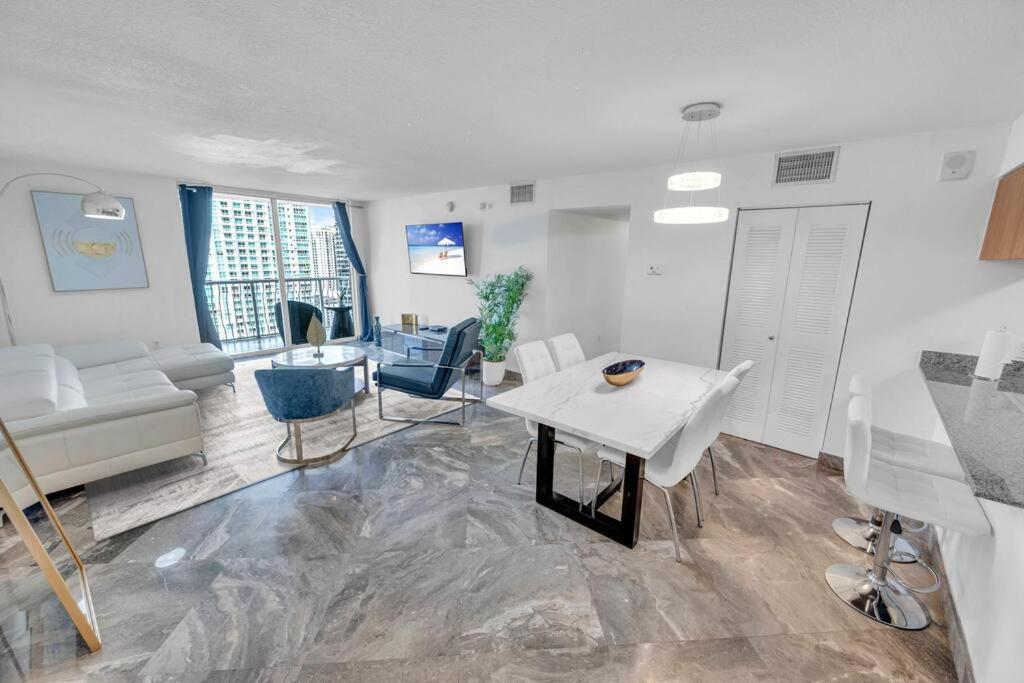 Iconic High Floor 3 Bedrooms In The Heart Of Miami Bagian luar foto