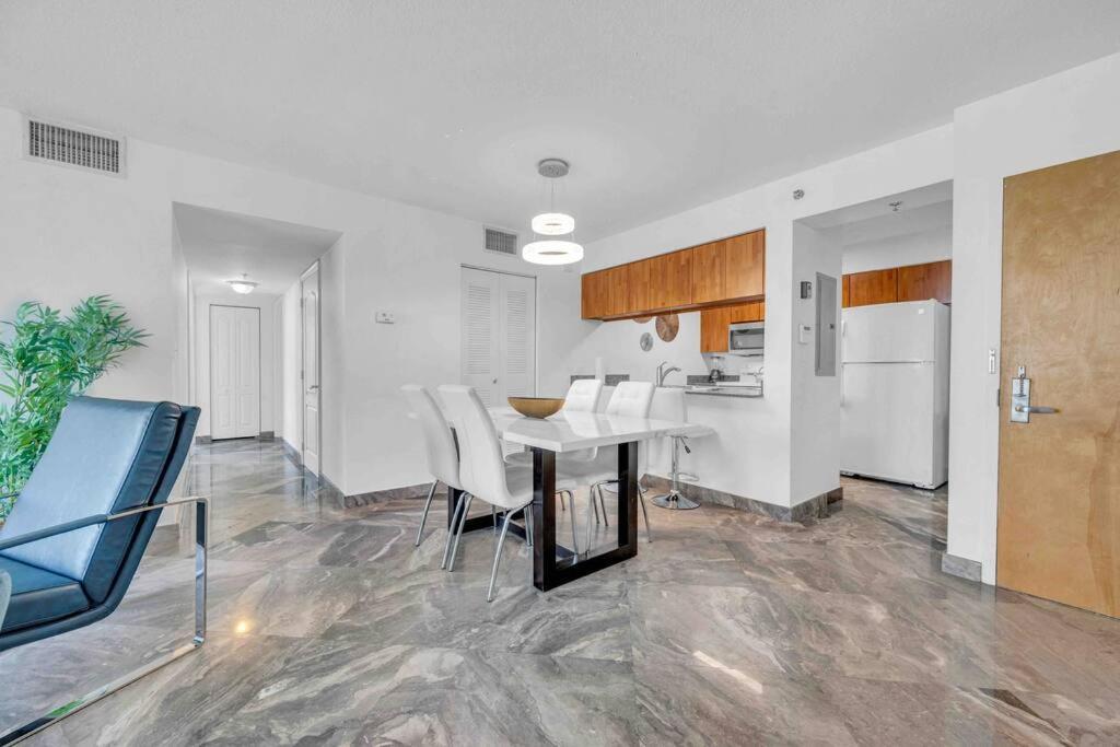 Iconic High Floor 3 Bedrooms In The Heart Of Miami Bagian luar foto