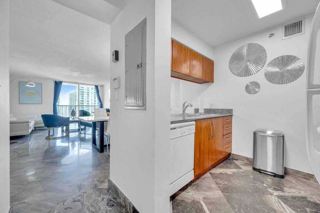 Iconic High Floor 3 Bedrooms In The Heart Of Miami Bagian luar foto