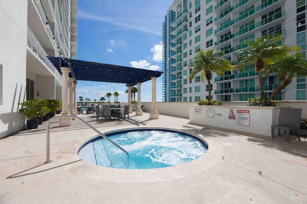 Iconic High Floor 3 Bedrooms In The Heart Of Miami Bagian luar foto